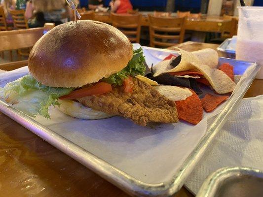 Fish Sandwich with Chips