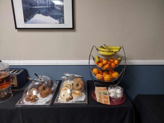 "Start your day with energy and vitality by enjoying our continental breakfast at NATEC LA. Your well-being is our priority!"