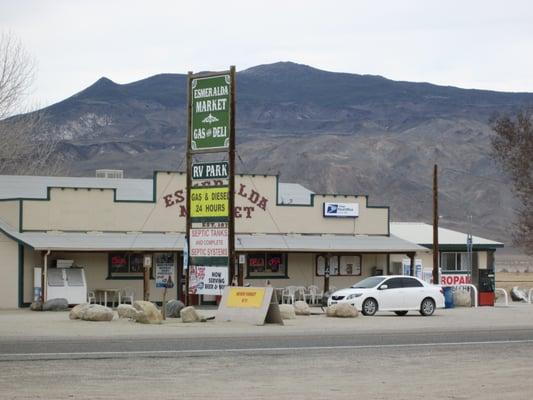 Esmeralda Market, Dyer, NV