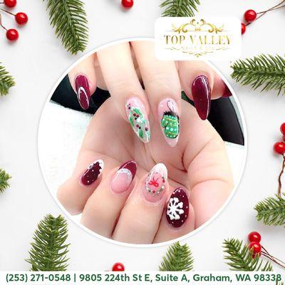 Come to us for dazzling Christmas nails this holiday season!