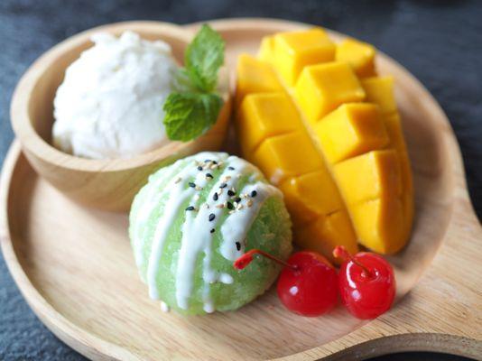 Mango Sticky Rice with Coconut Icecream