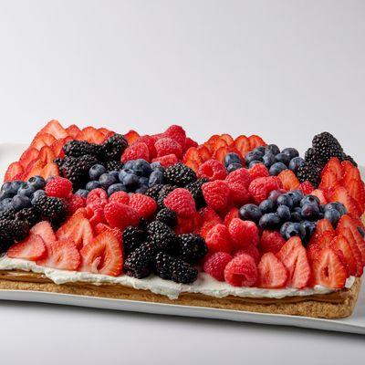 Berries Crocante (Pavlova)