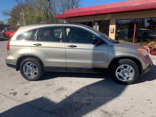 Sharp Honda CRV ... Low Miles Call for details 918-838-7400