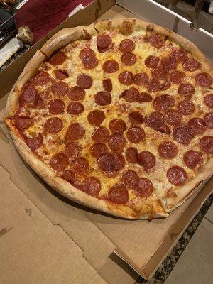 XL pepperoni pizza