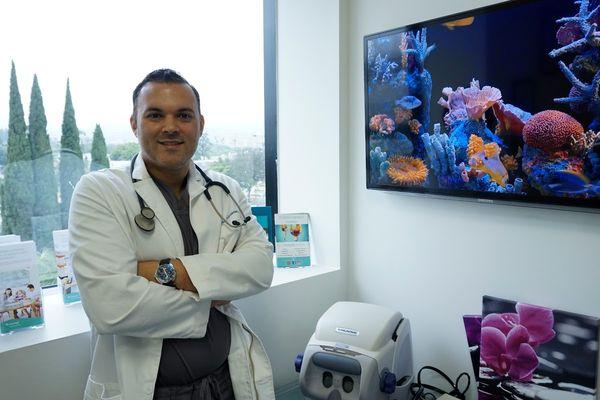 Hormone replacement Doctor, Dr. David Nazarian