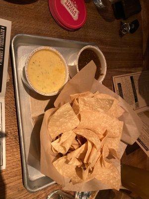 Chips & Queso