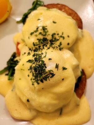 Cali style eggs Benedict