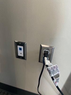 Electrical outlets replacement