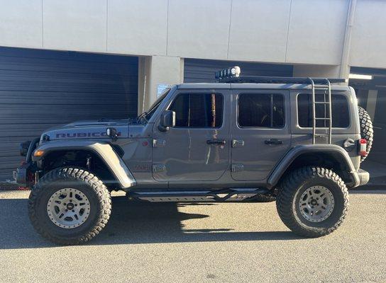 After David completed the tinting on my 2023 Jeep Wrangler Rubicon!