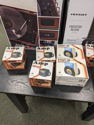 Amp mugs and vinyl bookends