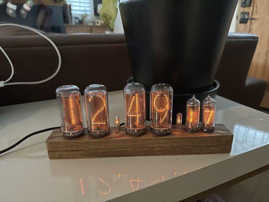 Nixie clock repaired by Steve