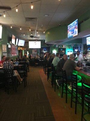 Cloverleaf Sports Lounge