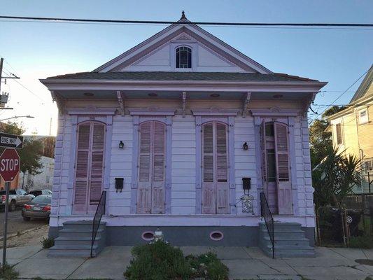 A traditional double shotgun at dusk at the edge of Marigny near Bywater.