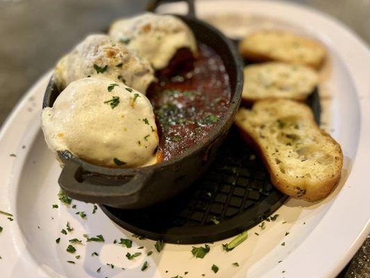 Meatballs in marinara... decent flavor, meatballs crumbled more than we'd prefer. Great presentation