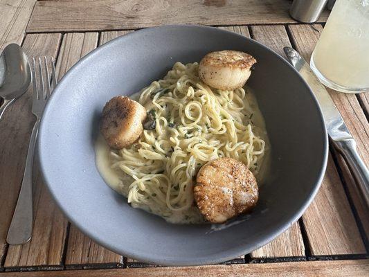 Scallop truffle pasta