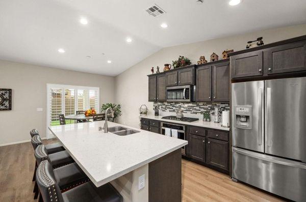 Kitchen after, SPOTLESS!