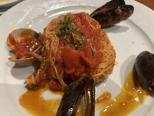 Capellini Al Frutti Di Mare