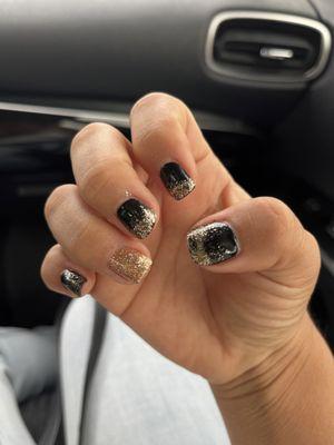 I asked for glitter ombré gel manicure and this is what I got.