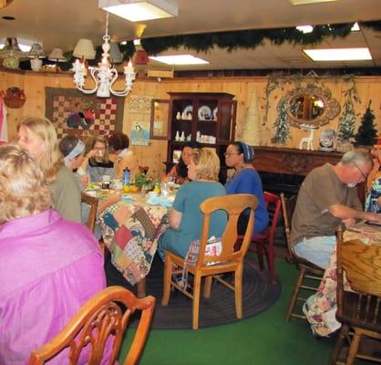 Sandwiches, soups and a "Down Home" buffet are served at Piecemakers tea room, as well as delicious homemade desserts.