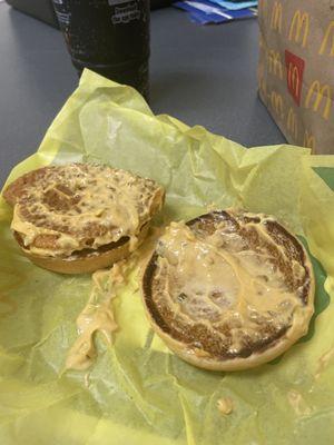 McChicken, ordered with only Big Mac Sauce. Apparently only mac sauce means extra x4... 0/10 once again.