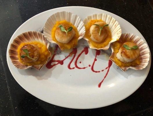 Jumbo sea scallops