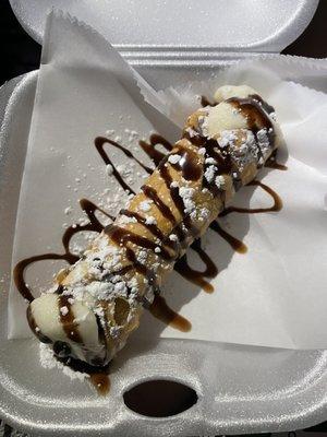 Had to get a cannoli to go!