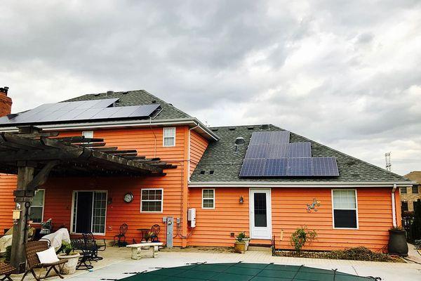 These residential solar panels in Frankfurt, IL save the homeowners approx. $135.00 a month!