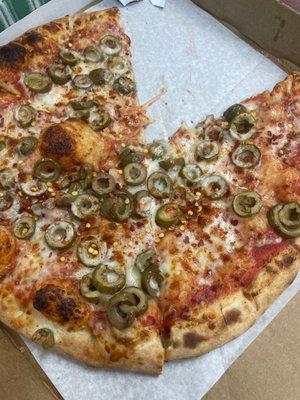 Cheese pizza with green olives