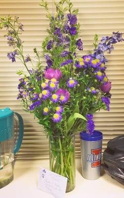 This looks NOTHING like the purple passion bouquet online I chose for my daughter's birthday. I was Very dissatisfied.