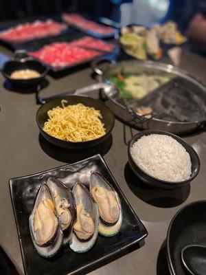 Mussels with ramen and rice