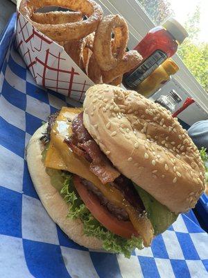 Bacon Cheddar Burger w/Avocado + side of Onion Rings