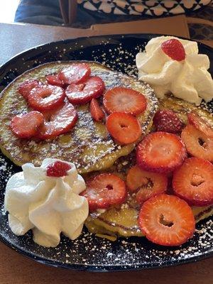 Pancakes with strawberries