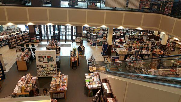 Looking Down on First Floor of Barnes and Noble Polaris