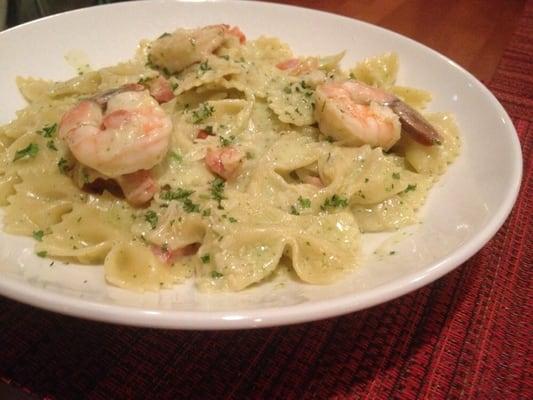 Shrimp Pasta with Pesto Cream Sauce