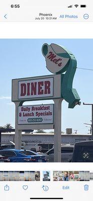 The infamous Mel's Diner sign out front