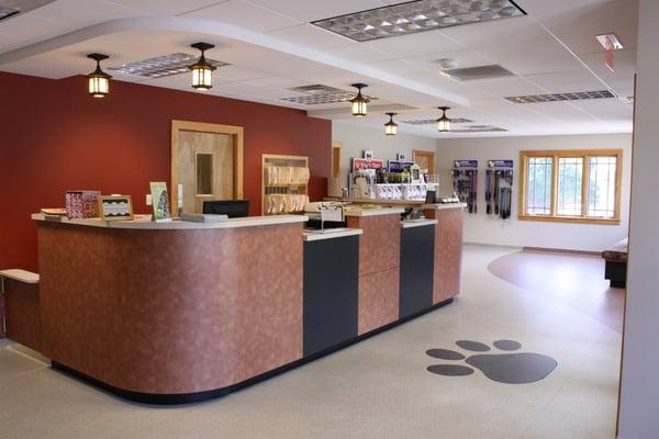 A comfortable, lighted waiting room for owners and pets