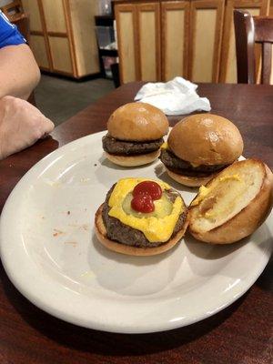 Sliders appetizer plate