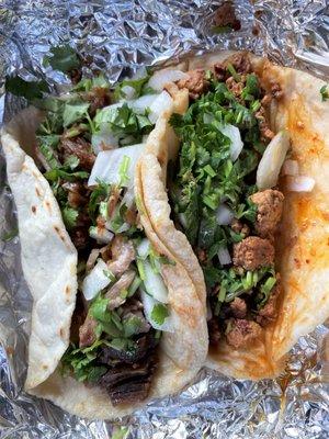 Tacos de Carnitas y Al Pastor