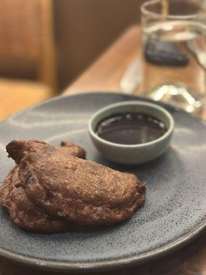 Empanadas de platano con frijol