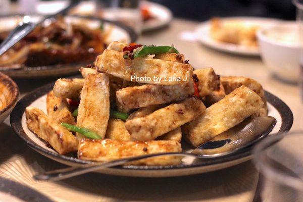 C3 Crispy Eggplant in Savory Sugar Glaze 风味脆茄 ($18.95)