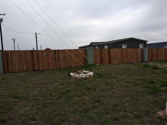 Hernandez Concrete 512-402-4943 are specialist in fences Services, Garden Fencing Making your fence last Style and Precision Bespoke fences