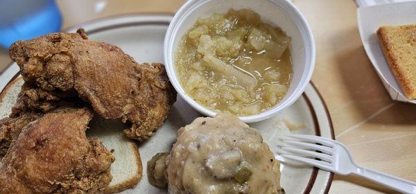 Fried thighs worth rice and beans and cabbage. Yes.