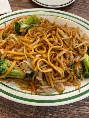 Vegetable lo mein