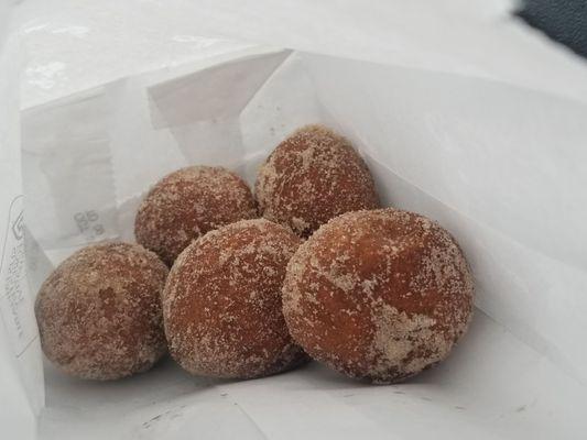 1/2 dozen donut holes, minus 1.  I always eat one before i can snap a pic!