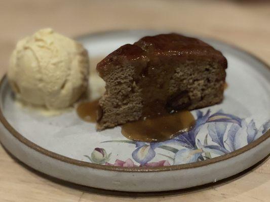 Sticky toffee cake