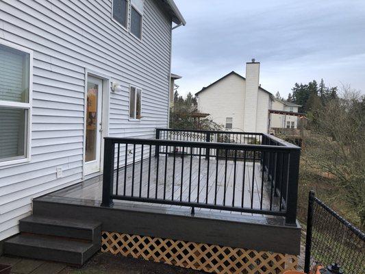 Want a new deck that's built to last? Dave's Decks and Fencing has the expertise and materials to build decks that will hold in the harshest