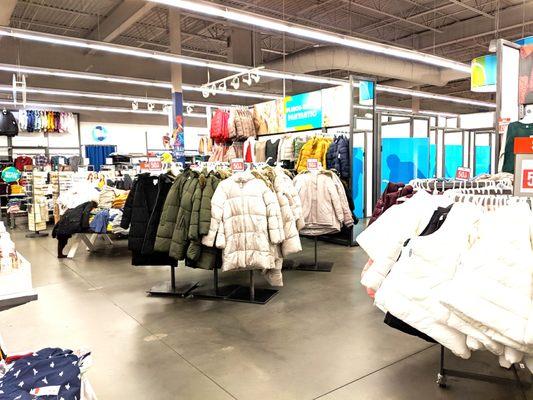 Old Navy, Exton -- interior