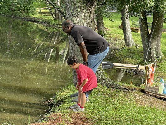 Feeding the fish with Marvin