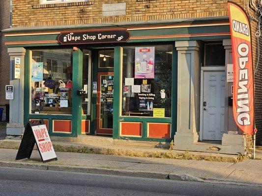 Vapr Shop Corner store front. BOUND BROOK, NJ .