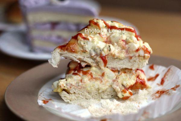 Inside of Ham & Egg Bread ($3) - too much mayo, too creamy for me. Would have preferred more salt.